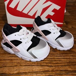 NEW TODDLER GIRL NIKE SNEAKERS